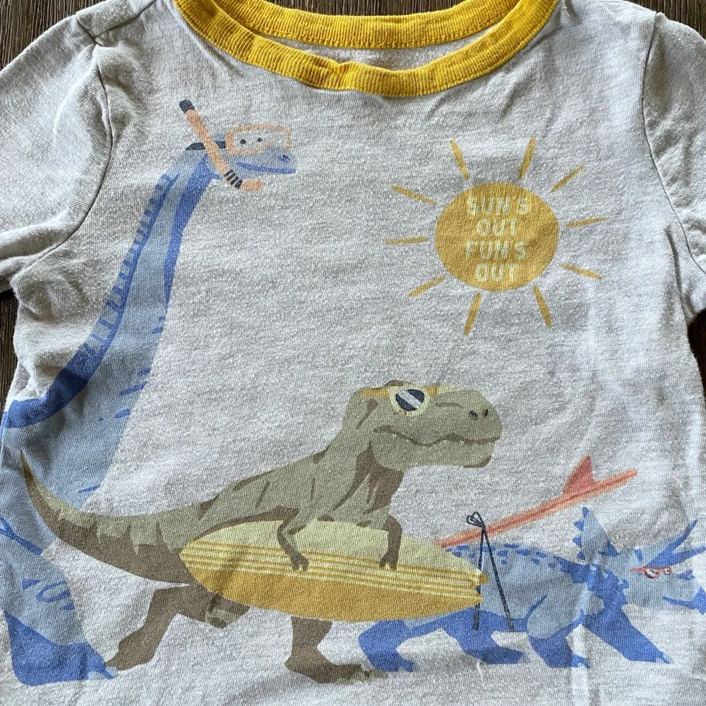 4/$20 Old Navy Tee